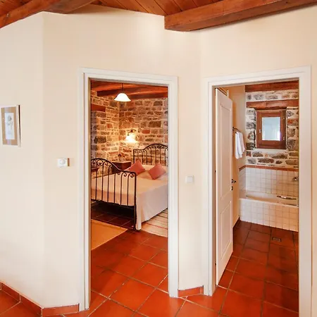 Amanita Boutique 4*